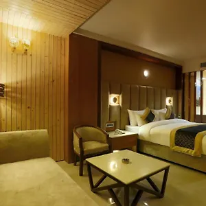4* Hotel Luxury Near Igi Airport